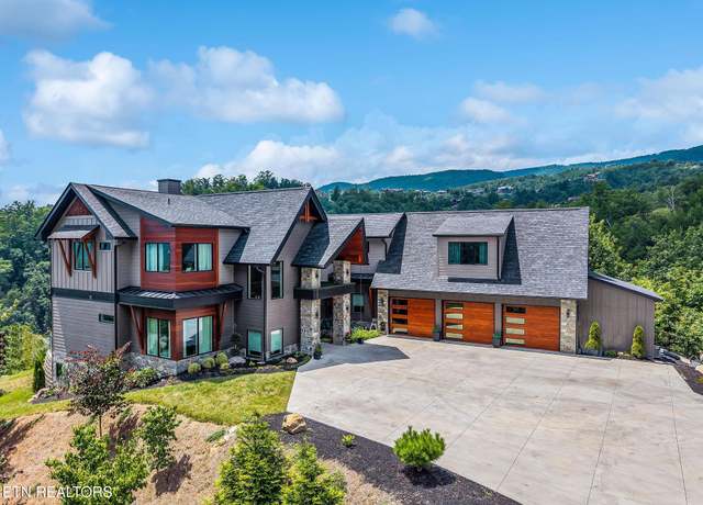 Property at 2975 Summit Trails Dr, Sevierville, TN 37862, 5 beds, 5 baths