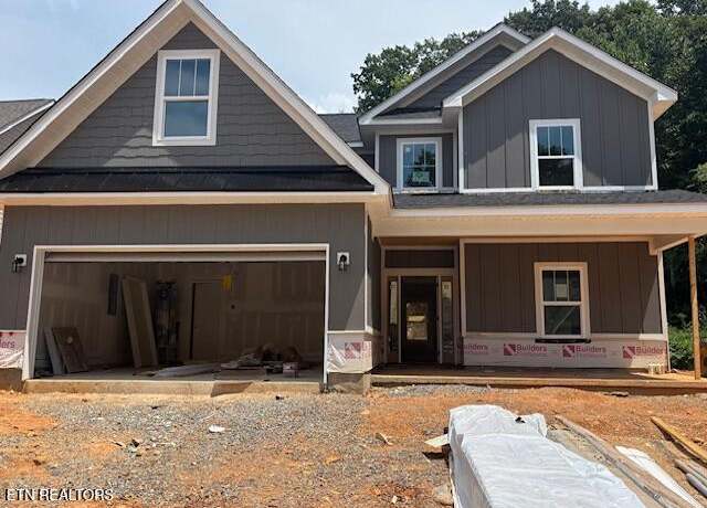 Property at 1805 Green Meadows Ln, Lenoir City, TN 37771, 4 beds, 3.5 baths