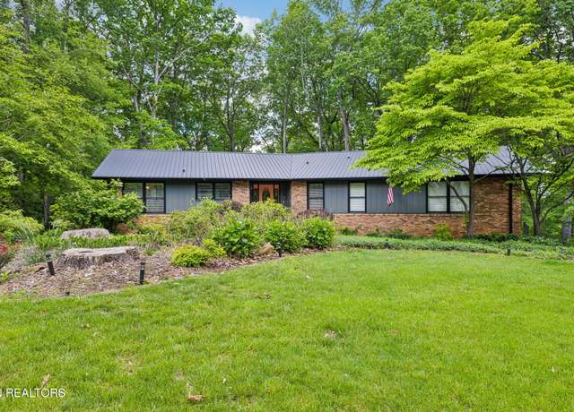 Property at 1078 W Outer Dr, Oak Ridge, TN 37830, 4 beds, 3 baths