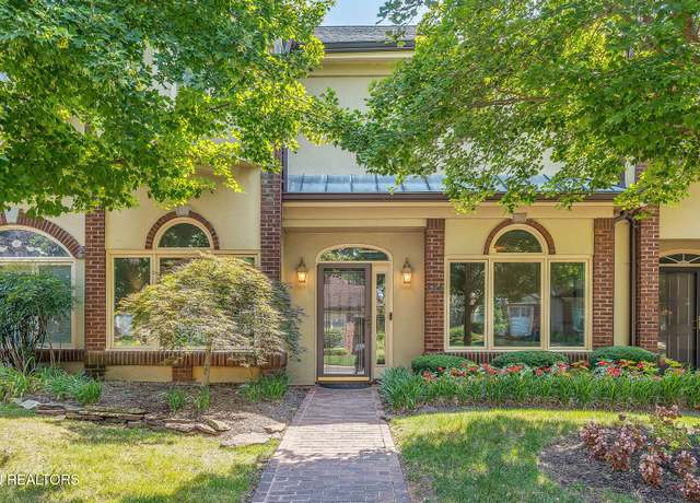 Property at 922 Westcourt Dr, Knoxville, TN 37919, 3 beds, 2.5 baths