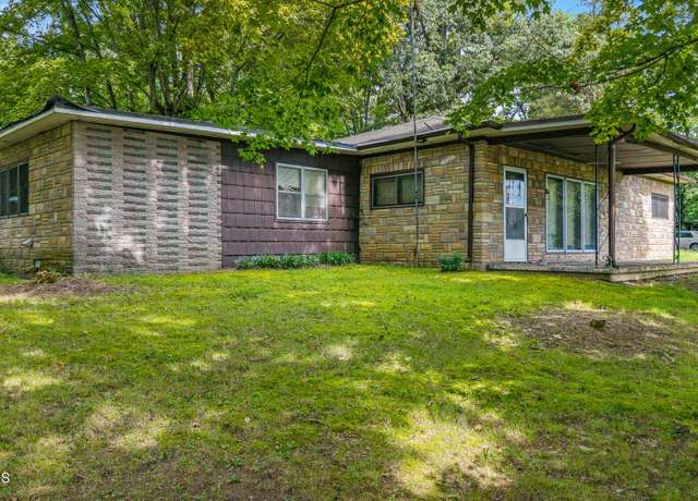 Property at 569 S Amhurst Place Pl, Englewood, TN 37329, 3 beds, 1.5 baths