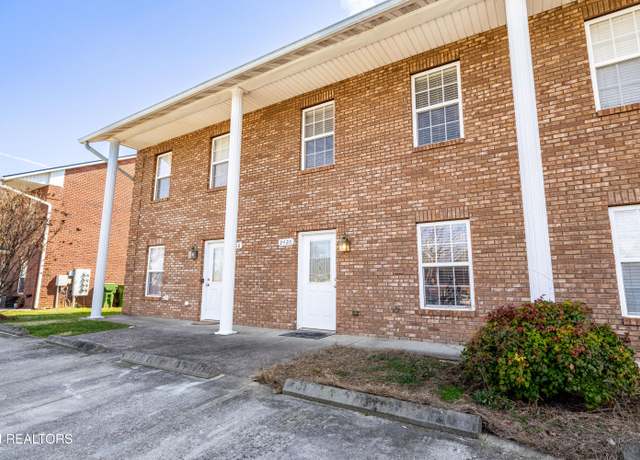 Property at 2420 Hallerins Court Ct, Maryville, TN 37801, 2 beds, 1.5 baths