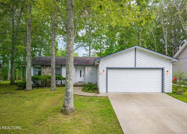 Property at 145 Anglewood Dr, Crossville, TN 38558, 3 beds, 2 baths