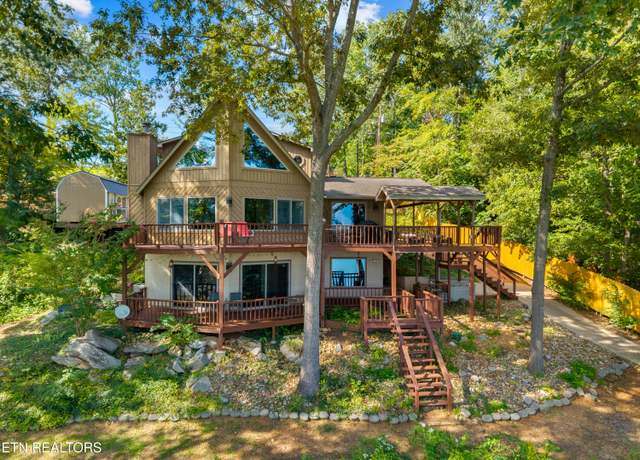 Property at 833 Plainview Dr, Dandridge, TN 37725, 2 beds, 3.5 baths