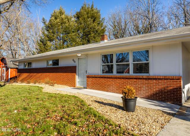 Property at 405 Oak Dr, Sevierville, TN 37862, 4 beds, 2.5 baths