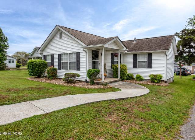 Property at 1002 E 1st Ave, Lenoir City, TN 37771, 2 beds, 1 bath
