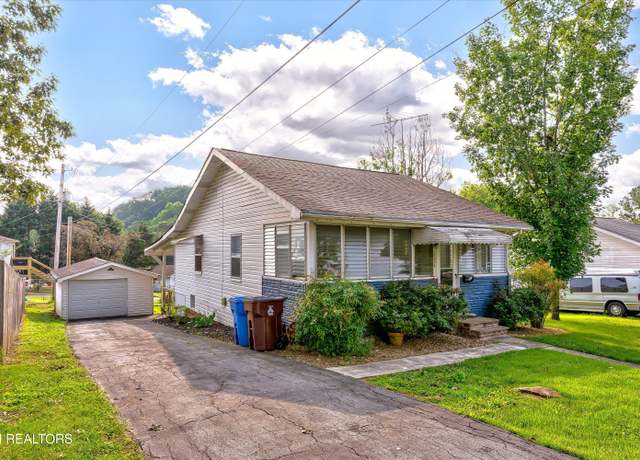 Property at 1226 Locust St, Alcoa, TN 37701, 2 beds, 1.5 baths
