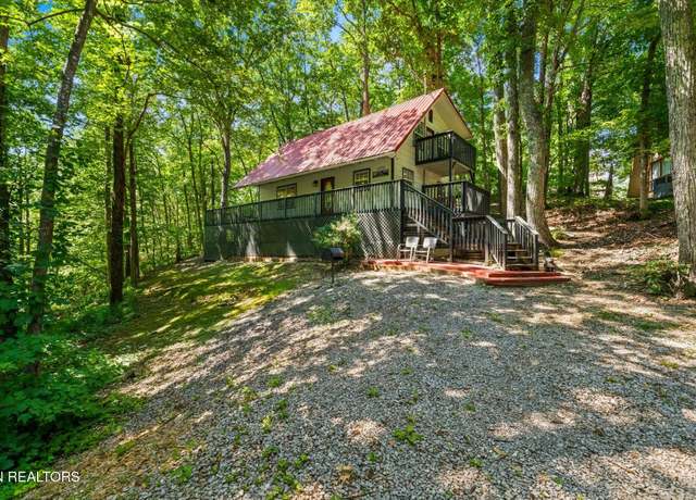 Property at 1375 S Baden Dr, Gatlinburg, TN 37738, 3 beds, 2 baths
