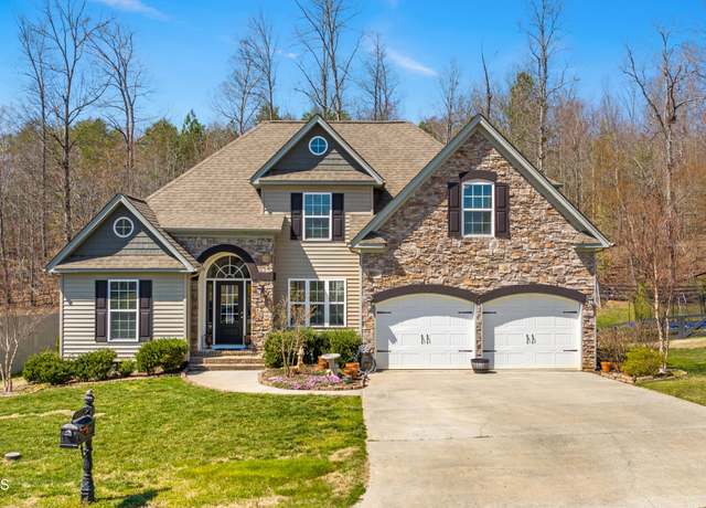 Property at 657 Oak Hills Dr, Lenoir City, TN 37771, 4 beds, 2.5 baths