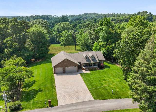 Property at 212 Walker Ave, Rockwood, TN 37854, 3 beds, 3 baths