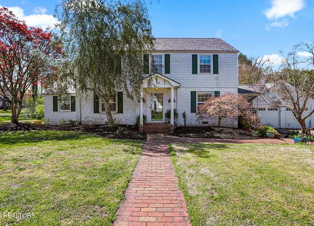 Property at 121 S Maple St, Maryville, TN 37803, 4 beds, 2 baths