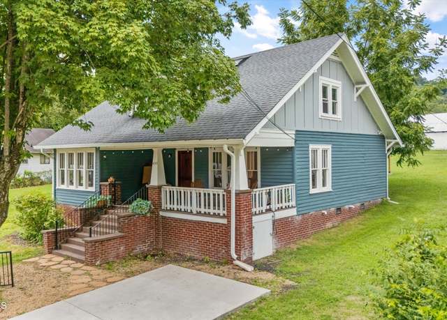 Property at 455 Atlantic Ave, Knoxville, TN 37917, 3 beds, 3 baths