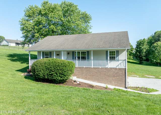Property at 3014 Willow Pond Dr, Maryville, TN 37803, 3 beds, 2.5 baths