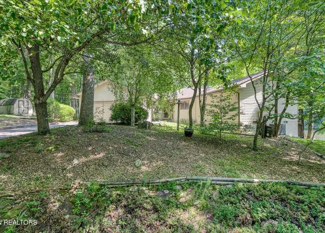 Property at 11 Londell Ct, Crossville, TN 38558, 2 beds, 2 baths