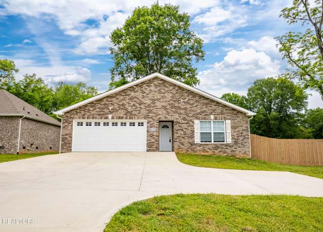 Property at 1722 Wilkinson Pike, Maryville, TN 37803, 3 beds, 2 baths