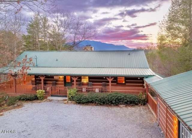 Property at 3859 Warden Branch Ln, Gatlinburg, TN 37738, 2 beds, 2 baths