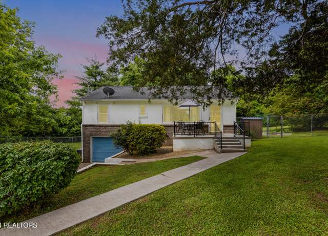 Property at 705 Delapp Dr, Knoxville, TN 37912, 3 beds, 1 bath