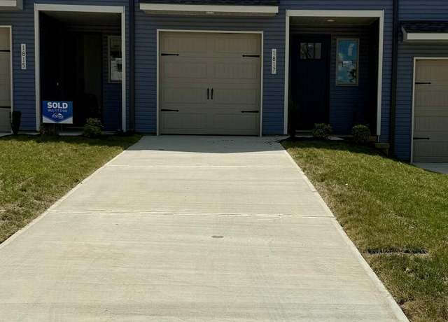Property at 1817 Bennett Village Dr, Maryville, TN 37804, 3 beds, 2.5 baths
