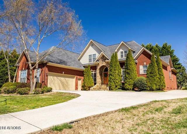 Property at 1746 Burnside Dr, Maryville, TN 37801, 5 beds, 4.5 baths