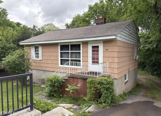 Property at 306 S Cedar St, Maryville, TN 37803, 2 beds, 1 bath