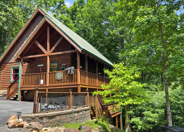 Property at 4410 Forest Vista Way, Pigeon Forge, TN 37863, 4 beds, 3 baths