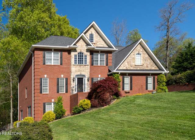 Property at 1902 Kelton Ln, Maryville, TN 37803, 5 beds, 3.5 baths