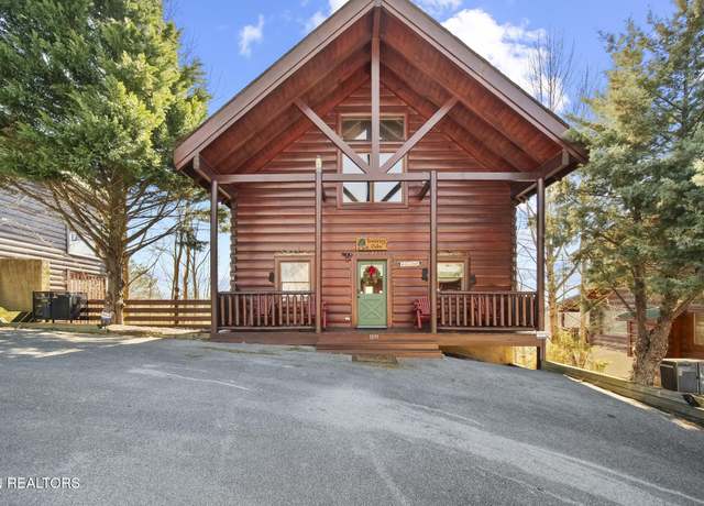 Property at 1091 Towering Oaks Dr, Sevierville, TN 37876, 3 beds, 3.5 baths