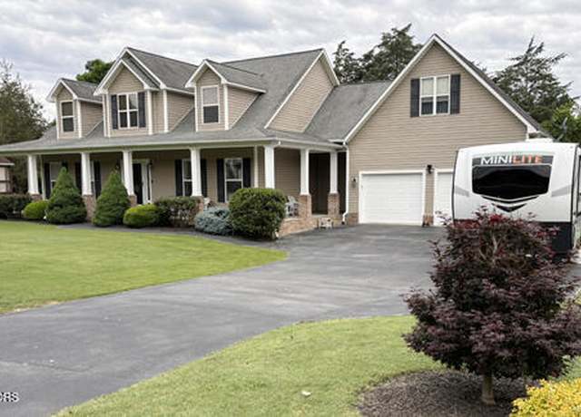 Property at 120 Lakeside Dr, Kingston, TN 37763, 3 beds, 3.5 baths