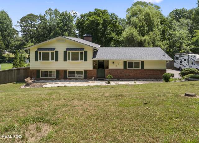 Property at 111 Mohawk Rd, Oak Ridge, TN 37830, 5 beds, 3 baths
