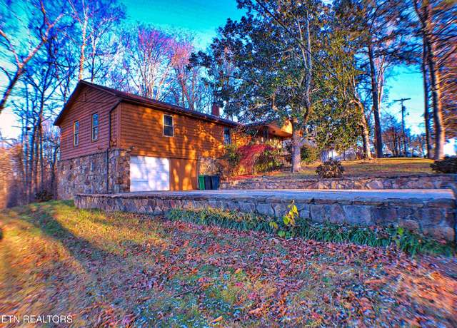 Property at 705 S 11th St, Lafollette, TN 37766, 3 beds, 2 baths