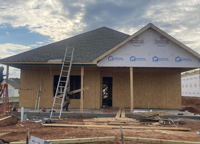 Property at 1023 Wentford Ave, Sweetwater, TN 37874, 3 beds, 2 baths