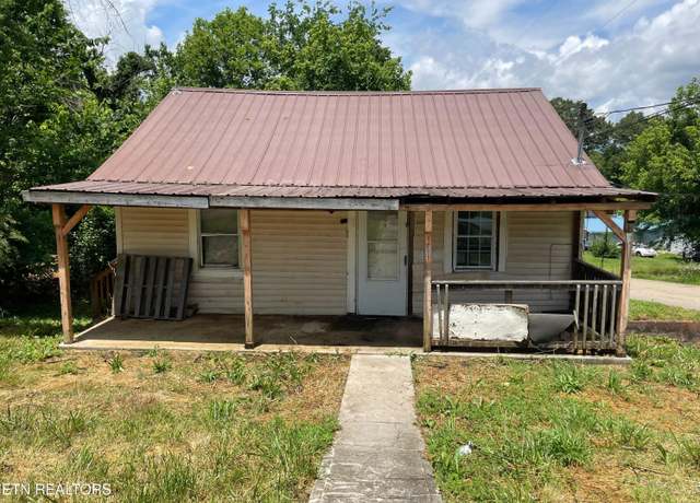 Property at 1001 E Drive, Knoxville, TN 37920, 3 beds, 1 bath