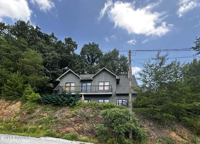 Property at 1132 E Foothills Dr, Gatlinburg, TN 37738, 3 beds, 3.5 baths