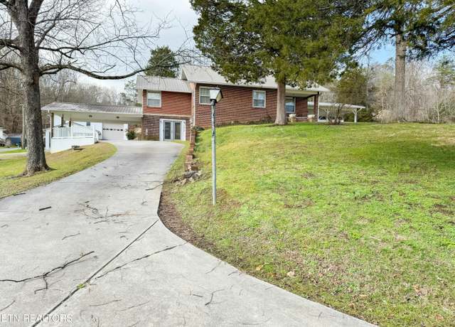 Property at 1017 Old Knoxville Hwy, Sevierville, TN 37862, 3 beds, 3 baths