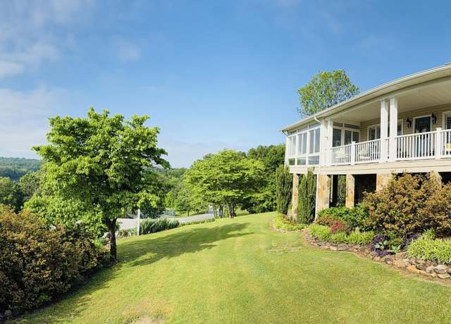 Property at 353 Southshore Dr, Greenback, TN 37742, 3 beds, 3 baths