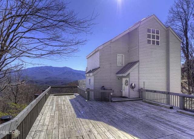 Property at 2120 Luzerne Dr, Gatlinburg, TN 37738, 2 beds, 2.5 baths