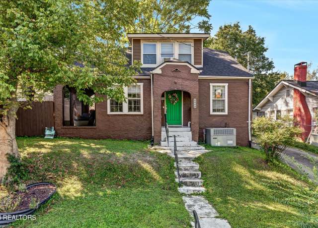 Property at 2432 Edgewood Ave, Knoxville, TN 37917, 3 beds, 2 baths