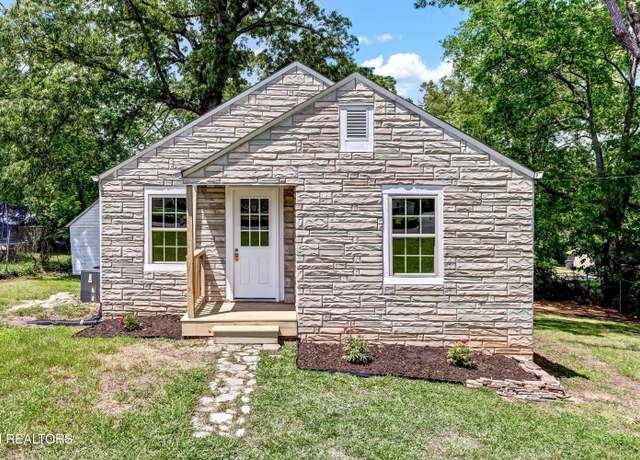 Property at 2423 Mccroskey Ave, Knoxville, TN 37917, 2 beds, 1 bath