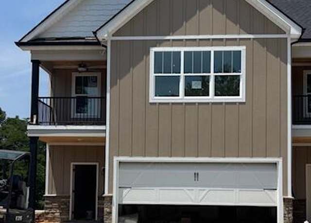 Property at 104 Lombardy Ln, Oak Ridge, TN 37830, 3 beds, 2.5 baths