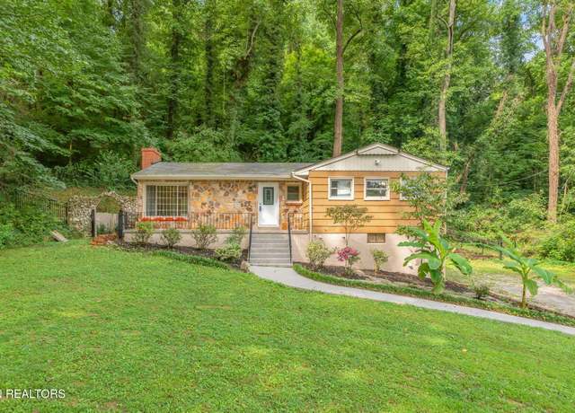 Property at 415 Overhill Rd, Knoxville, TN 37914, 3 beds, 2 baths