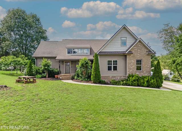 Property at 2811 Pleasant View Ave, Maryville, TN 37803, 3 beds, 2 baths