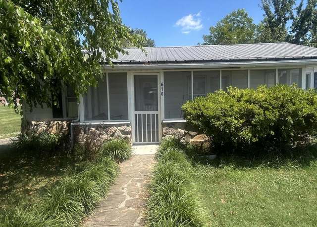 Property at 610 Bennett Street St, Sweetwater, TN 37874, 3 beds, 1 bath