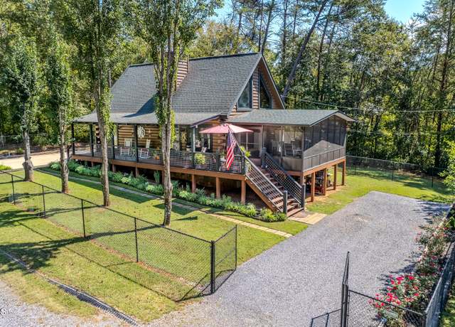Property at 2216 French Broad River Rd, Seymour, TN 37865, 2 beds, 2.5 baths