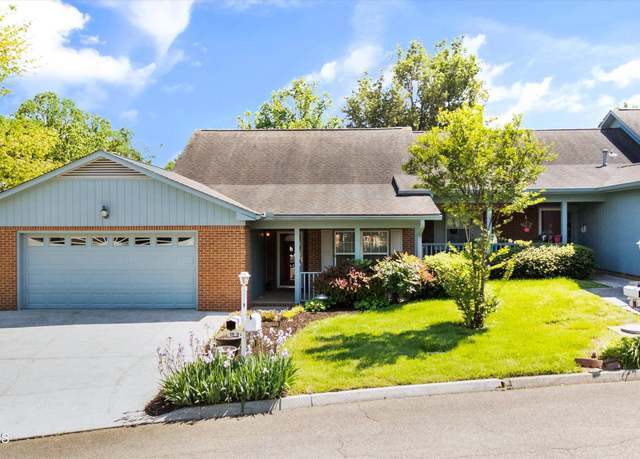 Property at 1949 Locarno Dr, Knoxville, TN 37914, 3 beds, 2 baths
