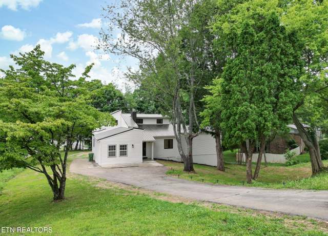 Property at 517 Sherwood Dr, Maryville, TN 37801, 5 beds, 2 baths