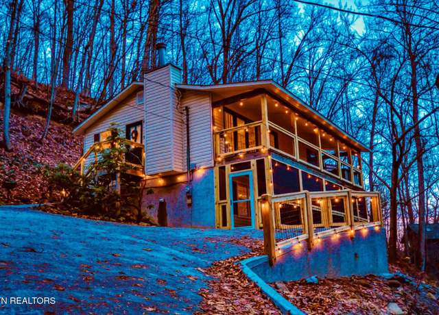 Property at 1816 St Moritz Dr, Gatlinburg, TN 37738, 2 beds, 3 baths