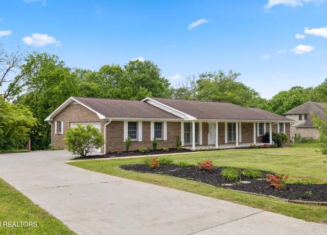 Property at 912 S Briarcliff Cir, Maryville, TN 37803, 3 beds, 3 baths