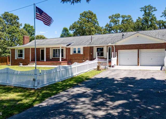 Property at 217 SE Mcclanahan Rd, Cleveland, TN 37323, 4 beds, 3 baths