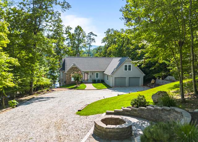 Property at 961 Foxridge Ln, Caryville, TN 37714, 4 beds, 4 baths