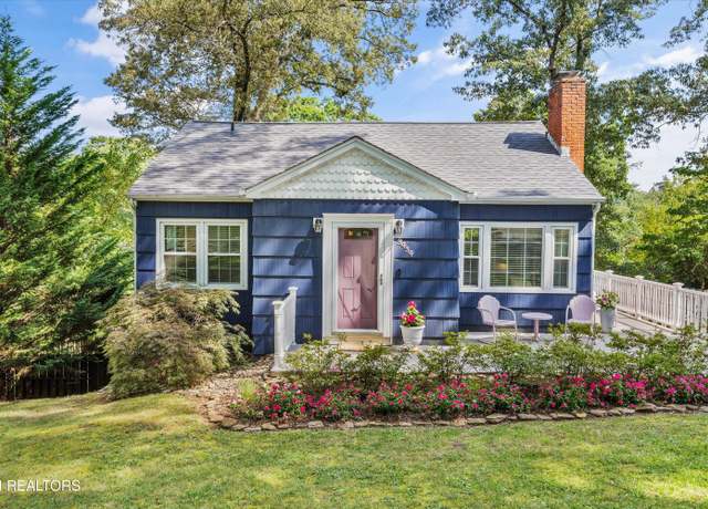 Property at 3434 Fountain Park Blvd, Knoxville, TN 37917, 3 beds, 2 baths